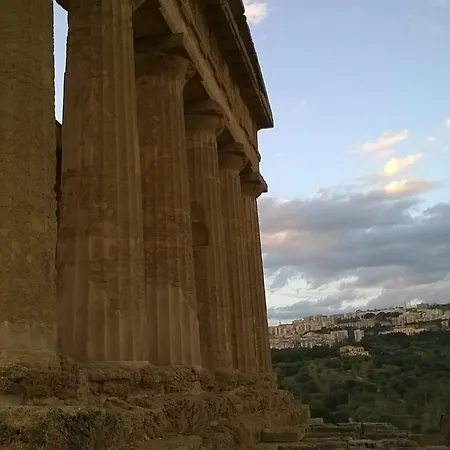 Alojamento de Acomodação e Pequeno-almoço La Terrazza Del Borgo 3*